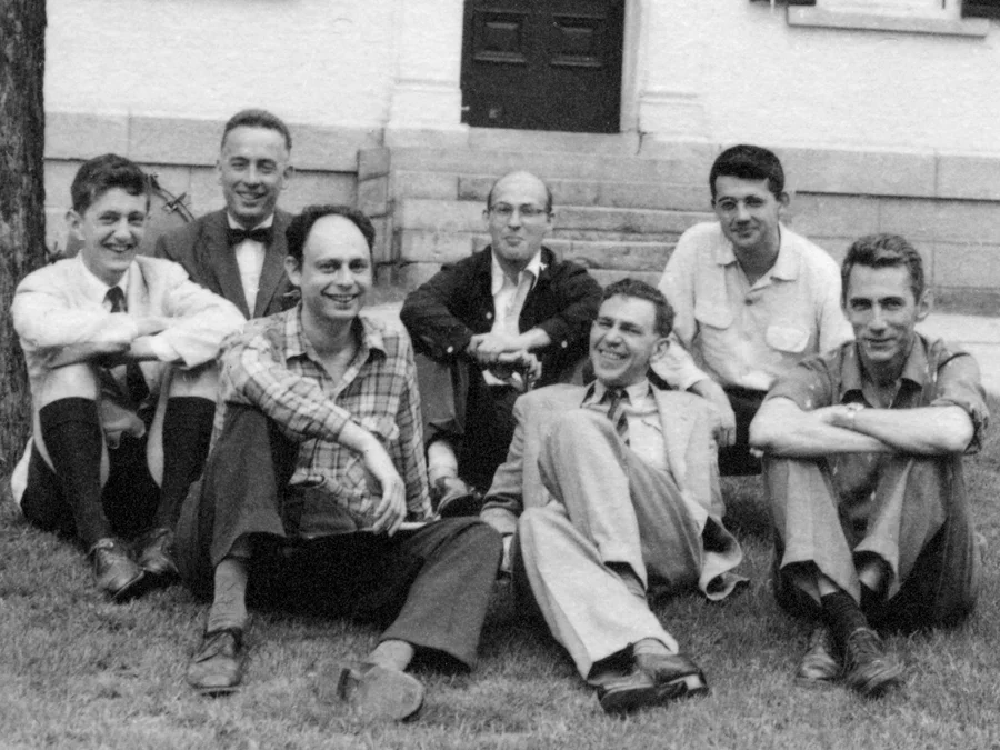 Tại hội thảo AI của Dartmouth năm 1956. Oliver Selfridge, Nathaniel Rochester, Marvin Minsky, John McCarthy, Ray Solomonoff, Claude Shannon